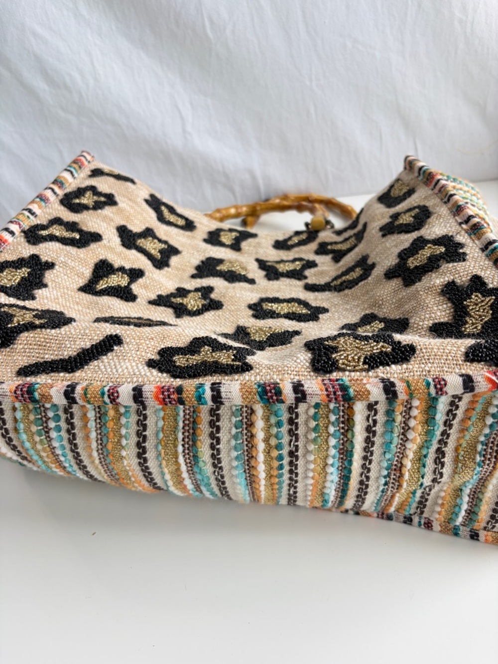 America & Beyond Luxe Leopard Tote Bag
Beaded Bamboo Handles Beige/Black/Orange - Picture 14 of 17